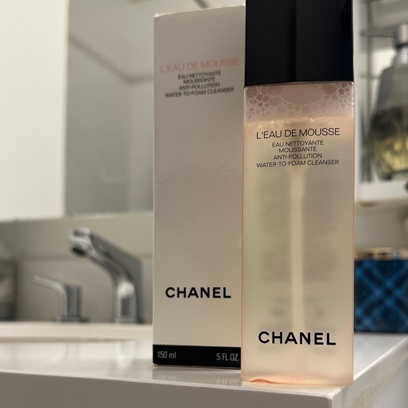 Chanel L'Eau de Mousse Water-to-Foam Cleanser - Black and White - Picture 1 of 1